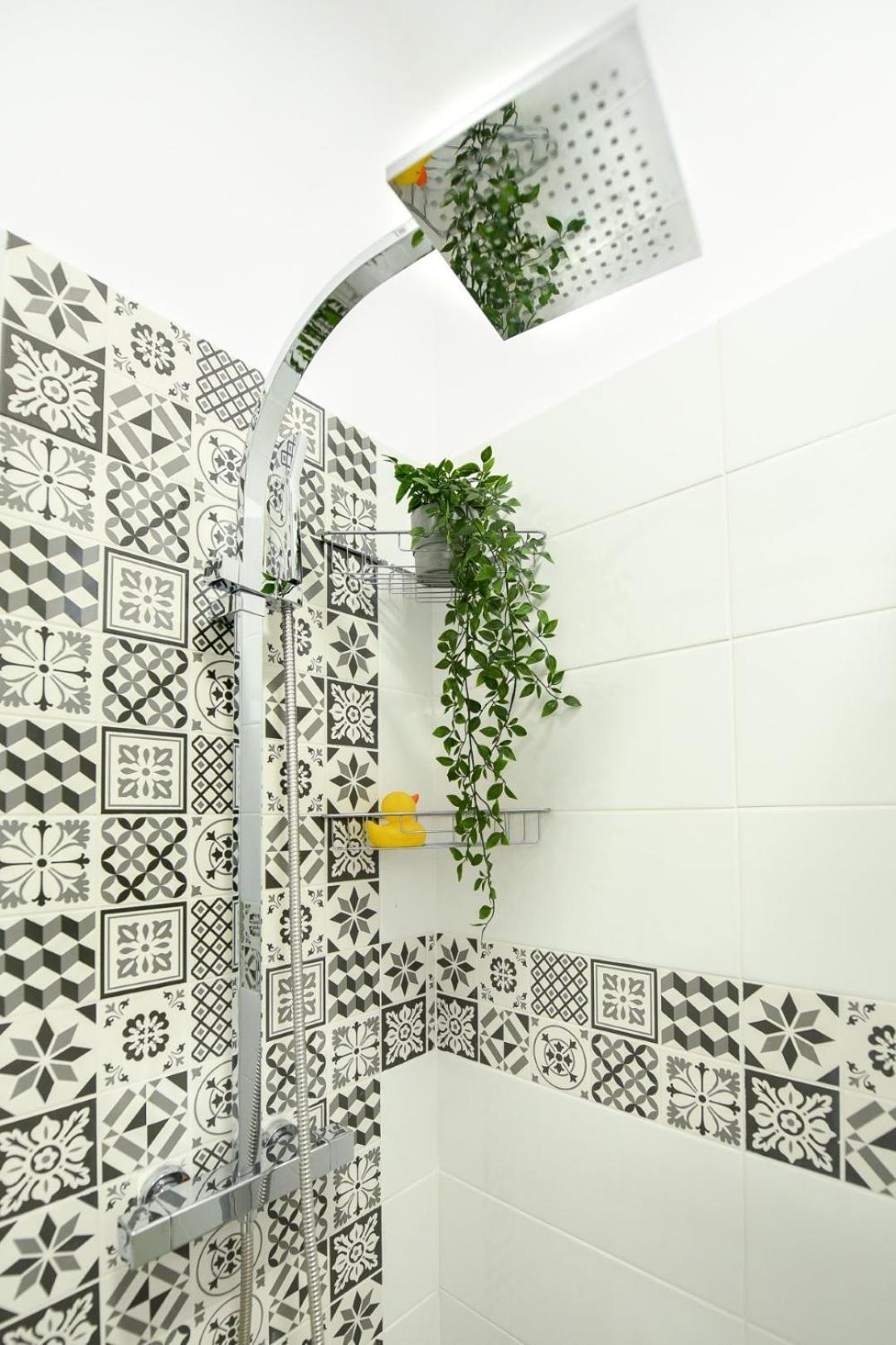 City Center Getaway - Cozy Accommodation For Your Perfect Stay ブカレスト 部屋 写真