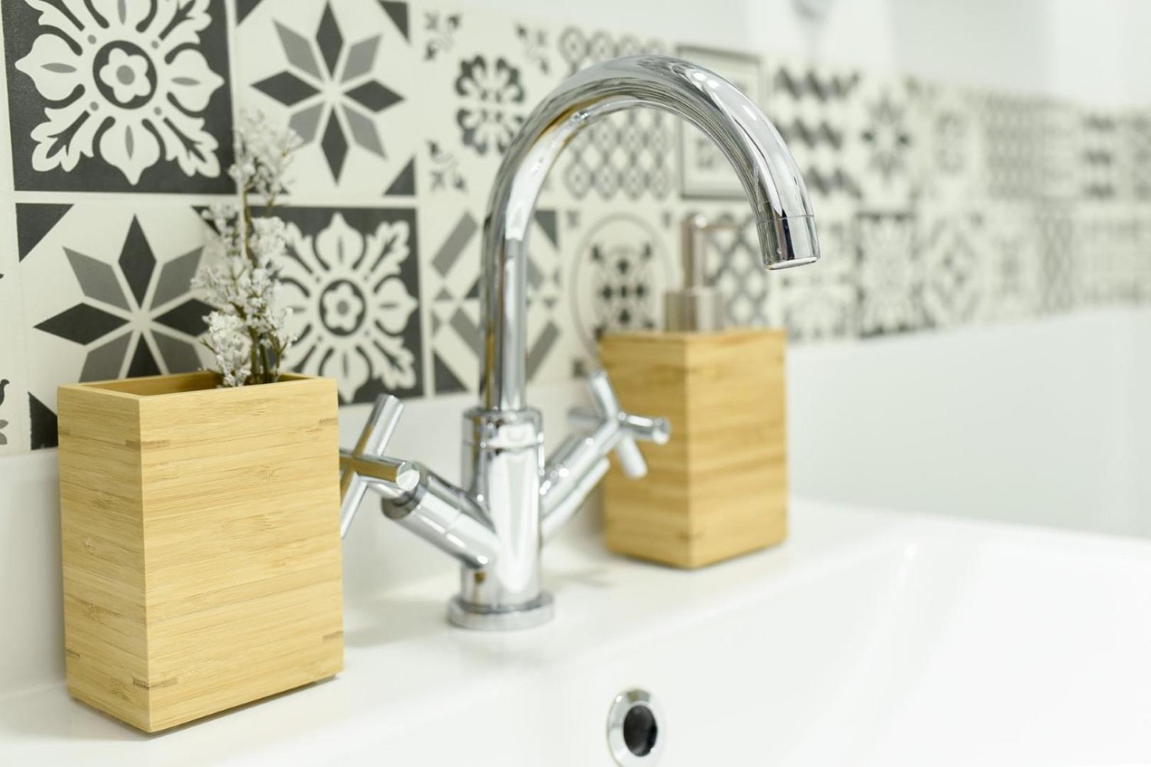 City Center Getaway - Cozy Accommodation For Your Perfect Stay ブカレスト 部屋 写真