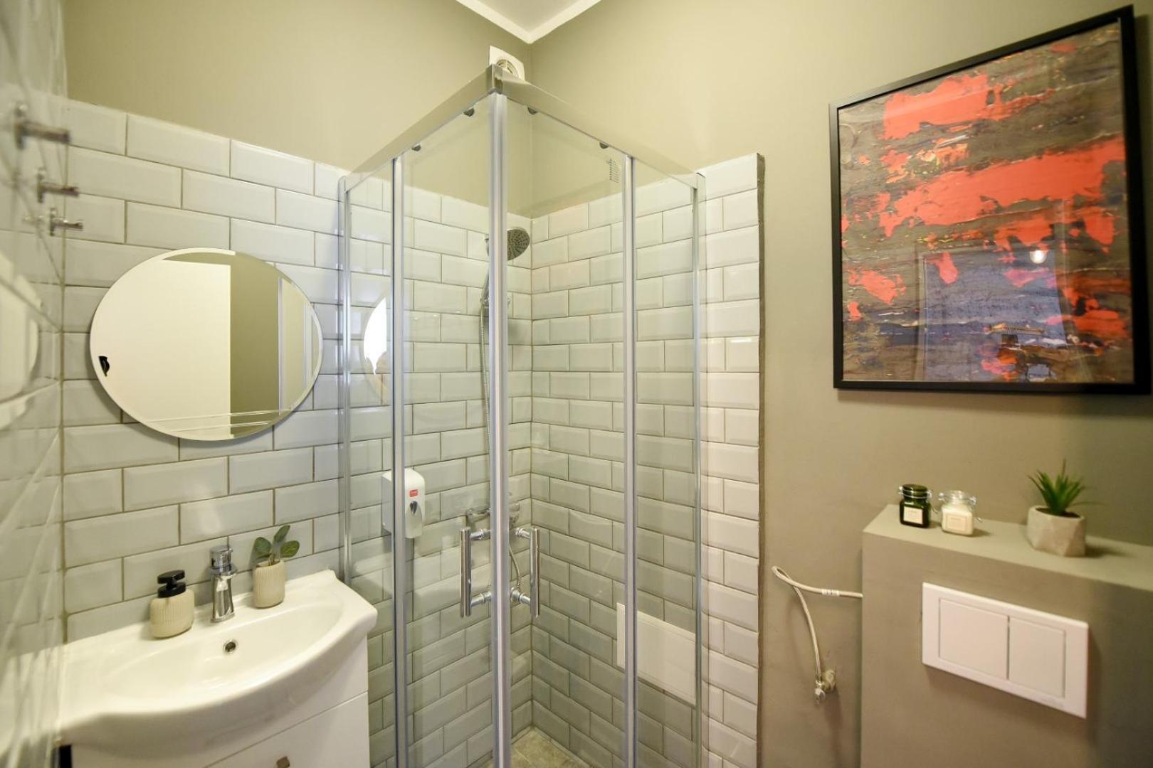 City Center Getaway - Cozy Accommodation For Your Perfect Stay ブカレスト 部屋 写真